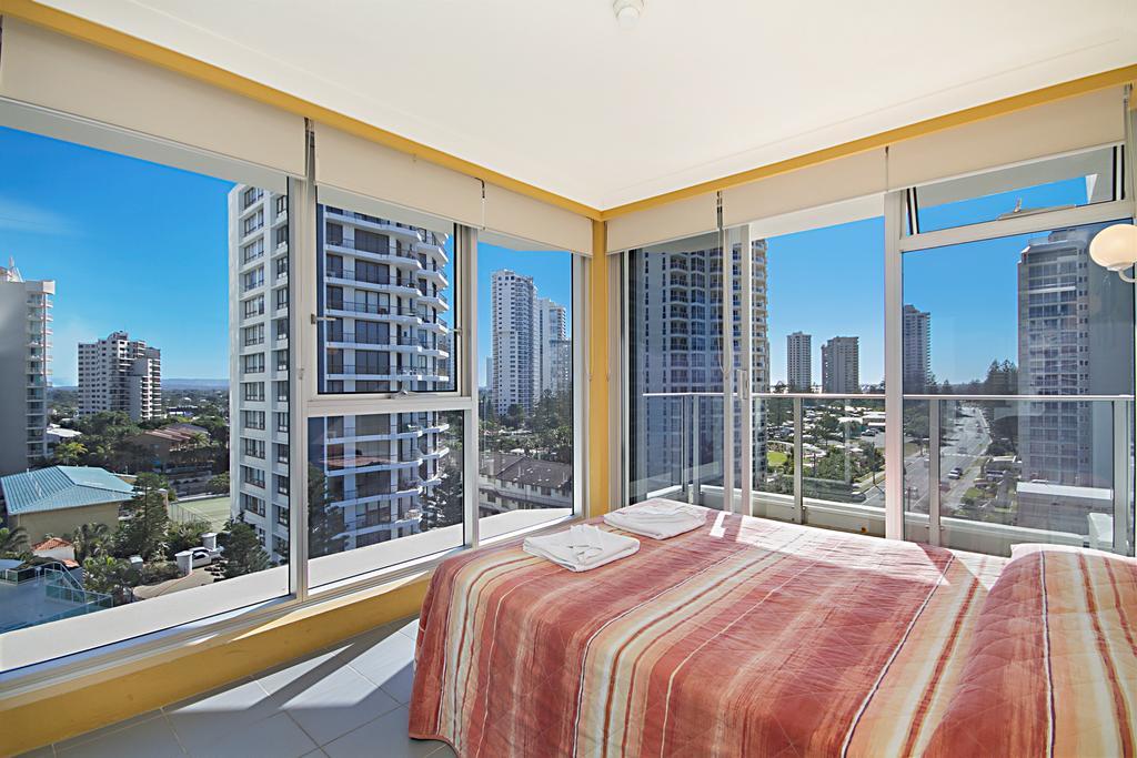 Hibiscus On The Beach Gold Coast Room photo