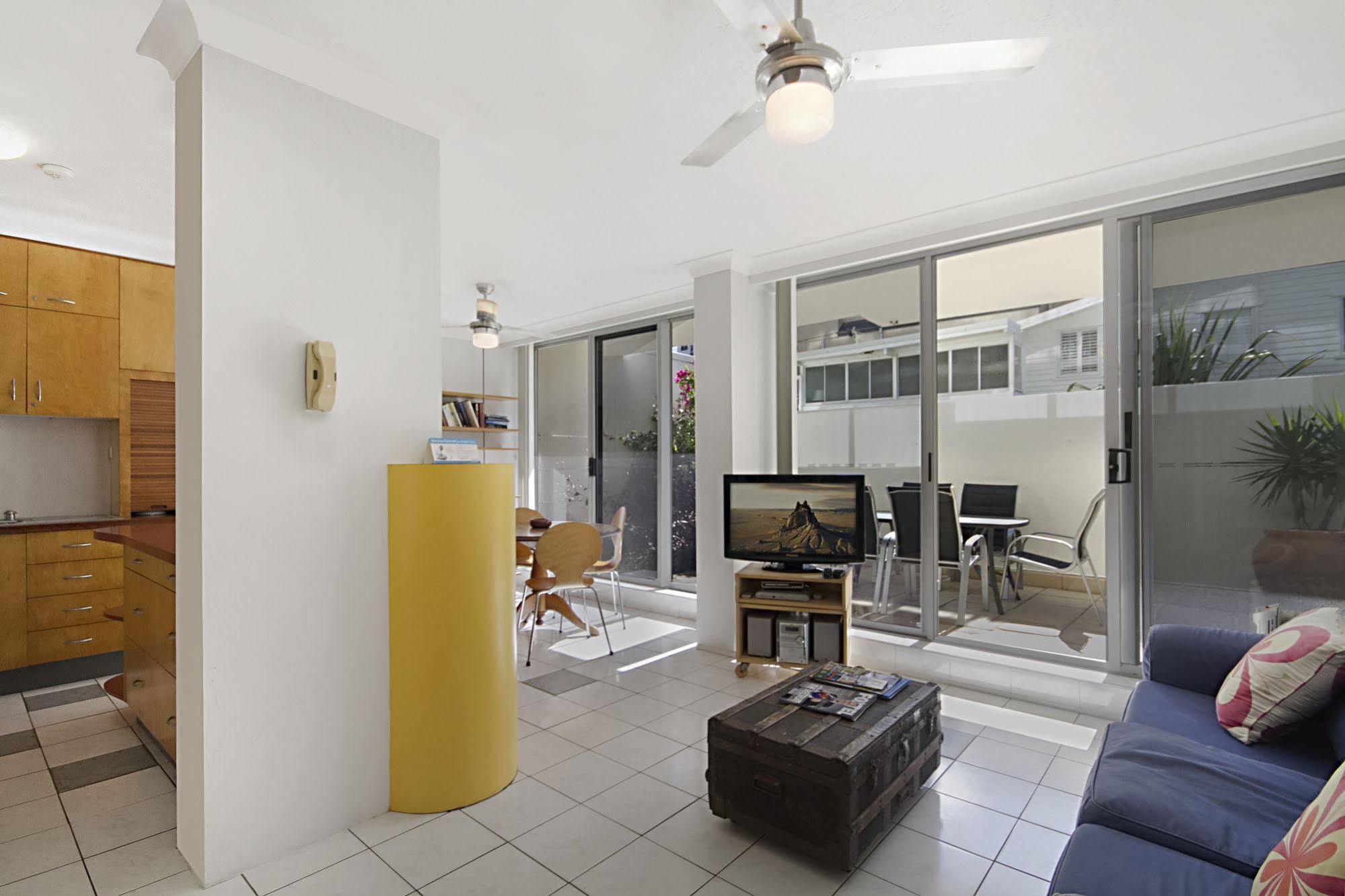 Hibiscus On The Beach Gold Coast Exterior photo
